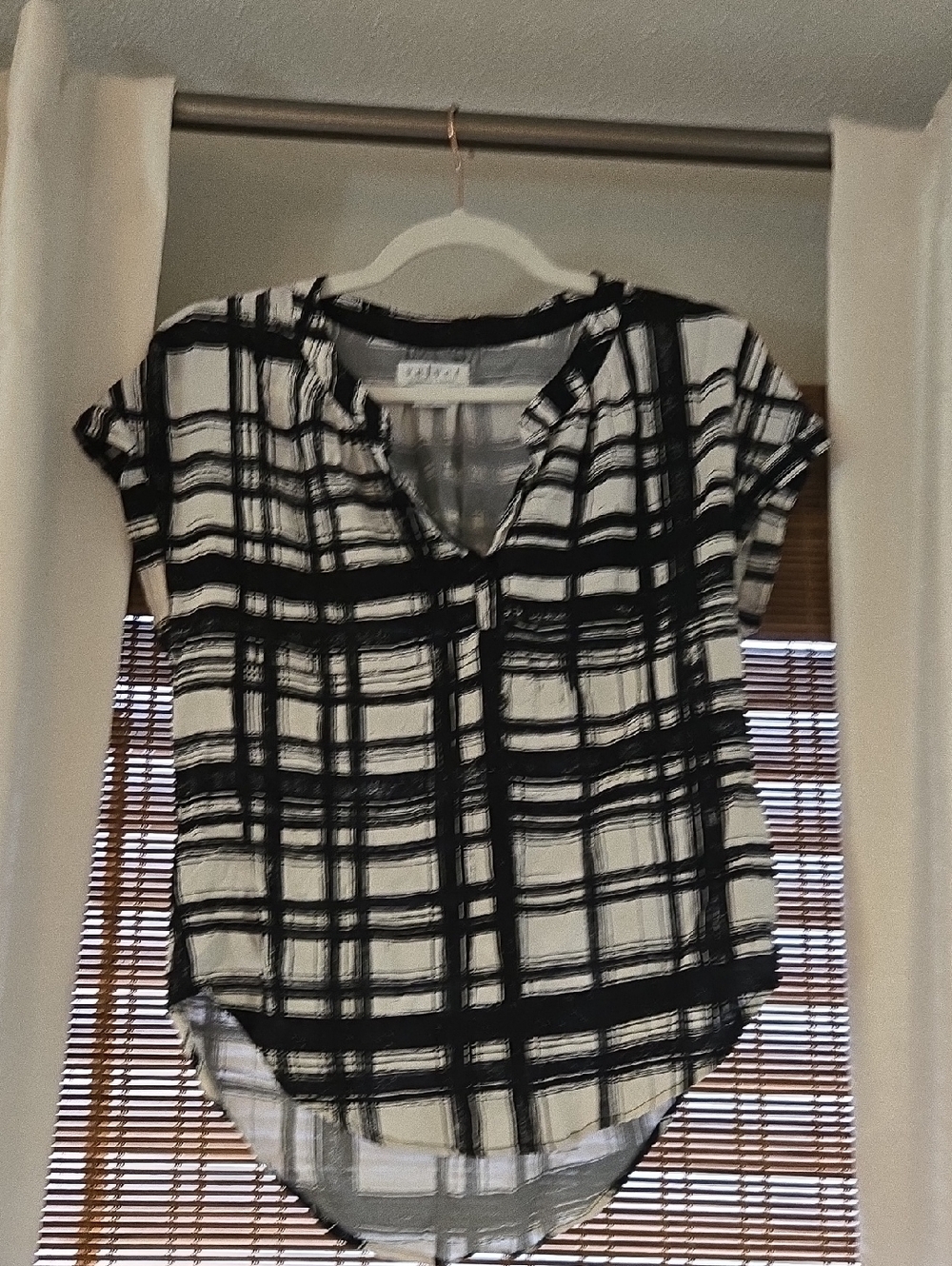 Velvet by Graham & Spencer Black and White Plaid Cap-Sleeve Blouse